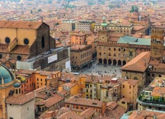 Du lịch thành phố Bologna – thủ đô gắn liền với văn hoá & ẩm thực Ý Du lịch thành phố Bologna - thủ đô gắn liền với văn hoá & ẩm thực Ý